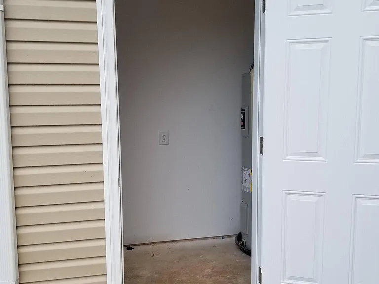242 Alexander Blvd — Photo 28