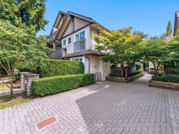 4468 Albert St #306, Burnaby, BC V5C 2G2