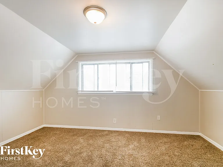 6021 E 42nd St — Photo 10