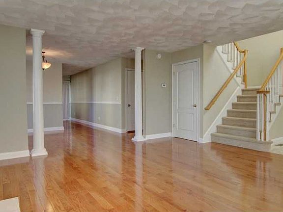 3rd image of 121 Boylston Dr