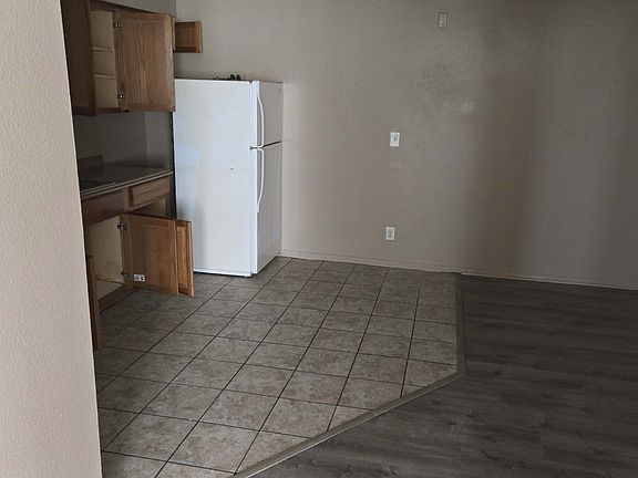 3rd image of 305 N 10th St APT 21