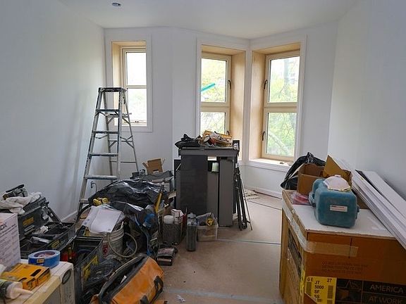 3rd image of 479 12th St APT 3L