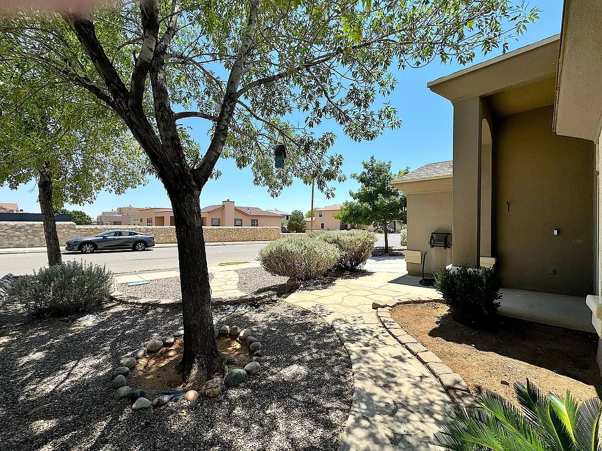 Building Photo - 5405 Ignacio Frias Dr