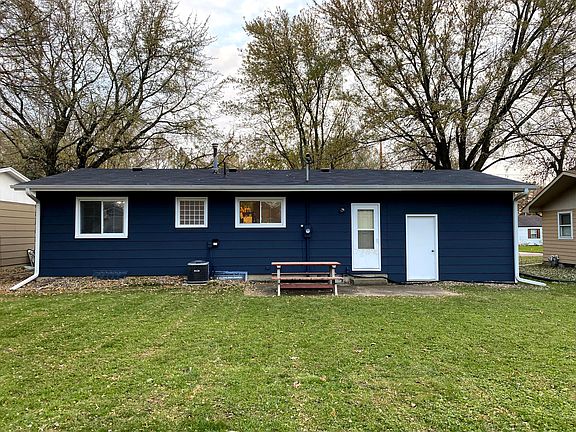 2nd image of 408 23rd St