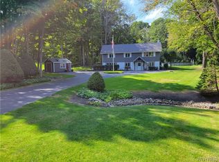 4660 Day Rd, Lockport, NY 14094