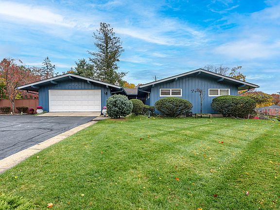2nd image of 4225 Lake Forest Dr