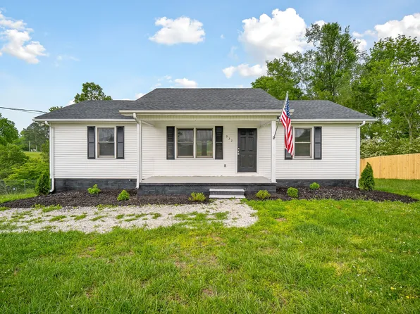 932 College St, Livingston, TN 38570