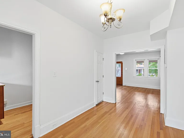 440 Delafield Pl NW — Photo 10