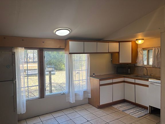2nd image of 4215 Oak Flats Rd