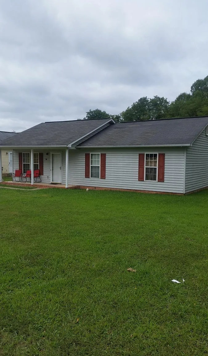 3 bed, 1.5 bath, 1092 sqft, $1,475 — Photo 3