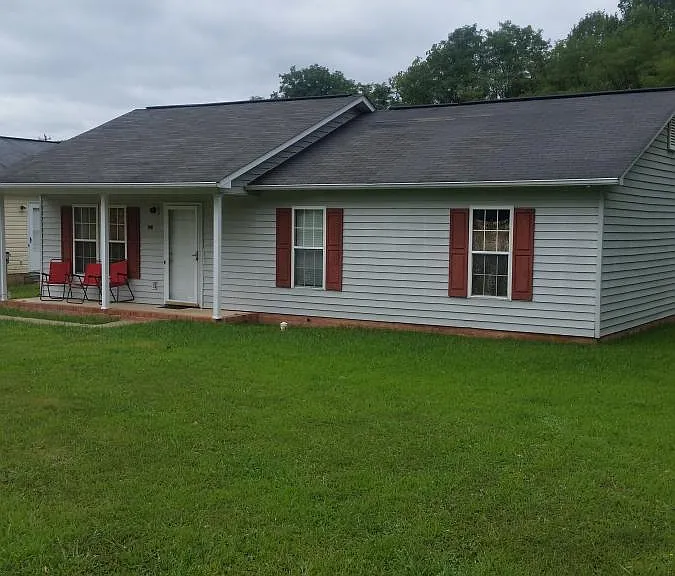 1610 Lake St — Photo 3