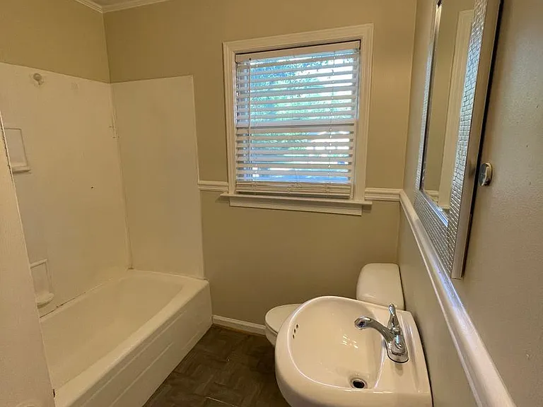 318 Garden Ave SE — Photo 11