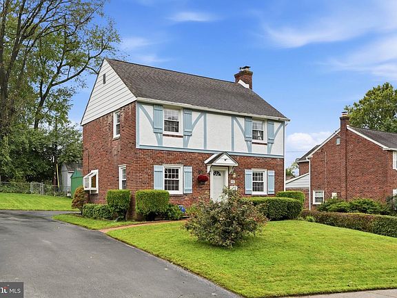 2nd image of 914 Stanbridge Rd