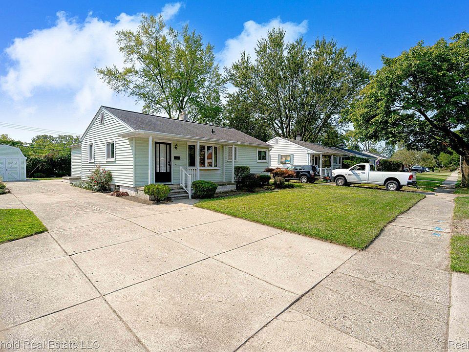 1st image of 31453 Elmwood St