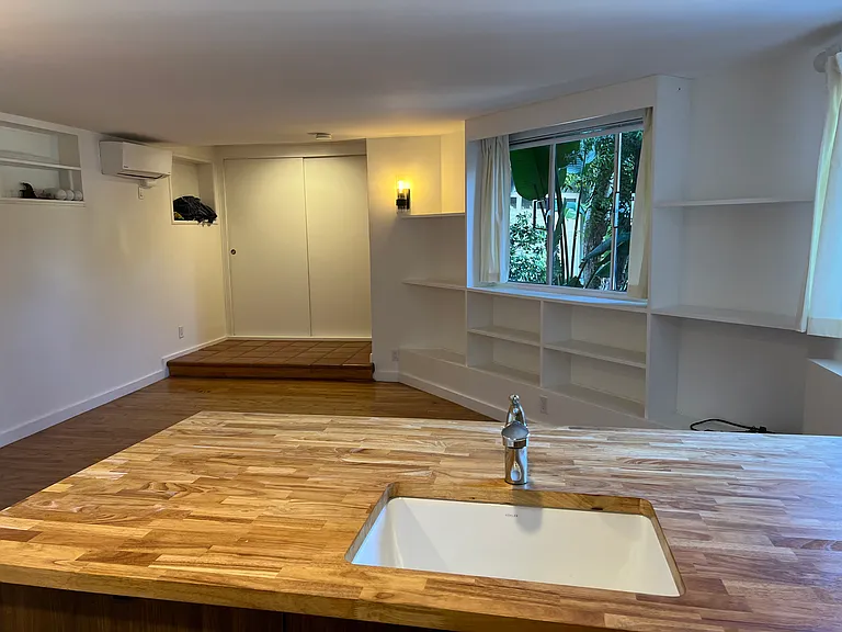6146 Glen Holly St #1/2 — Photo 23