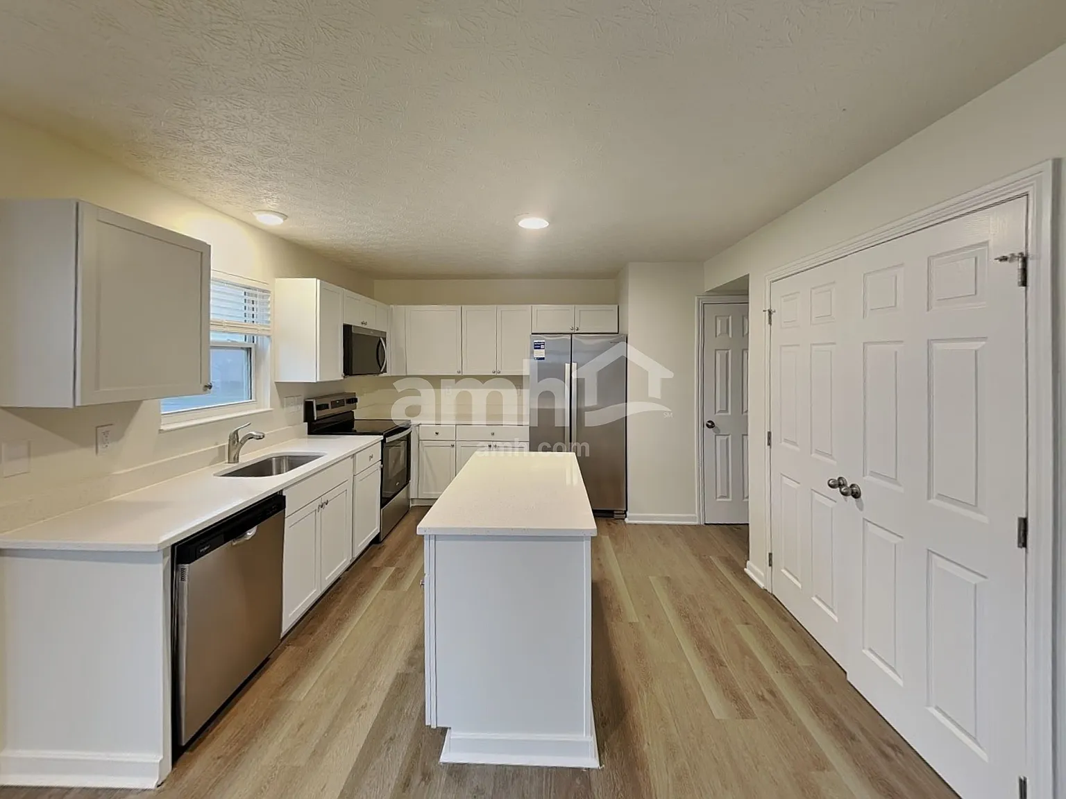 4 bed, 2.5 bath, 1774 sqft, $2,475 — Photo 3