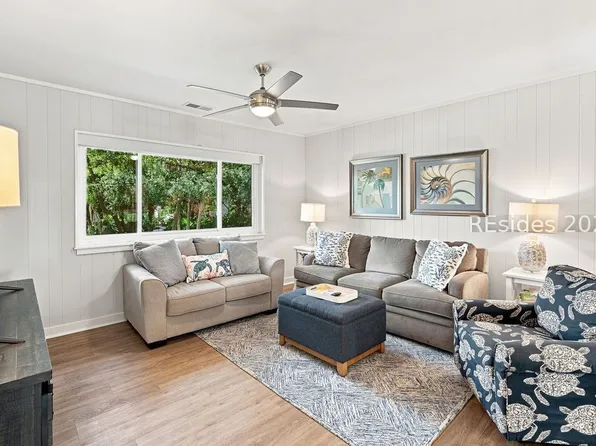 25 Deallyon Ave APT 118, Hilton Head Island, SC 29928