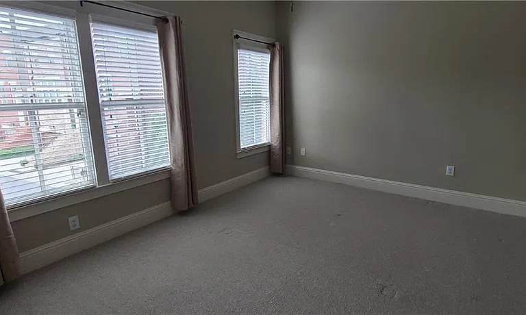 4742 Cypress Cmns — Photo 8