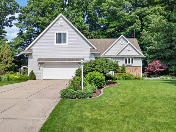 N115W19758 Shadow Wood Ct, Germantown, WI 53022