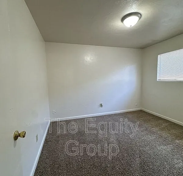 616 N Blackstone St #15 — Photo 11