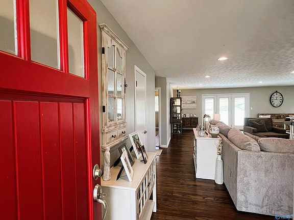 4th image of 417 Wildhaven Cir