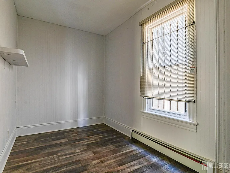 212 Easton Ave #1 — Photo 5