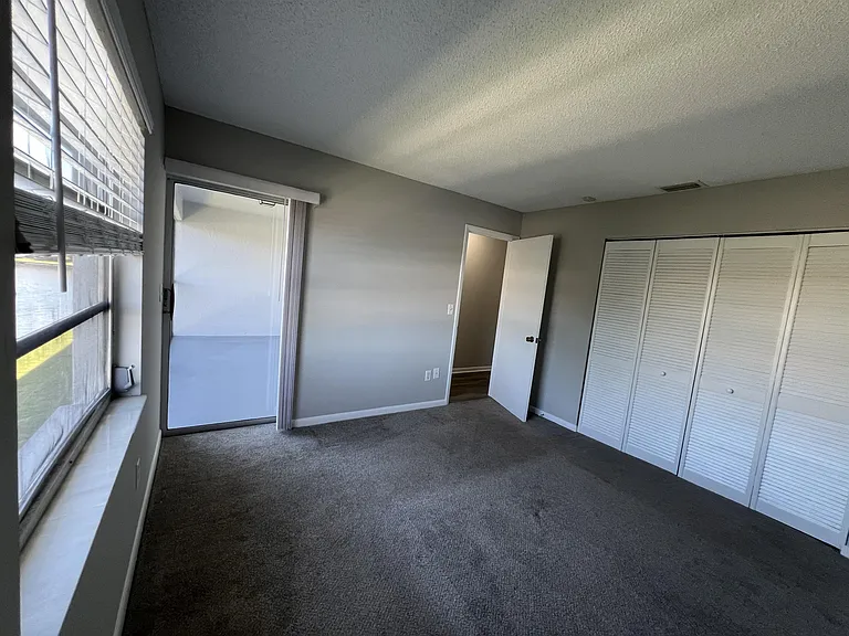 639 SE 13th Ave #120 — Photo 30