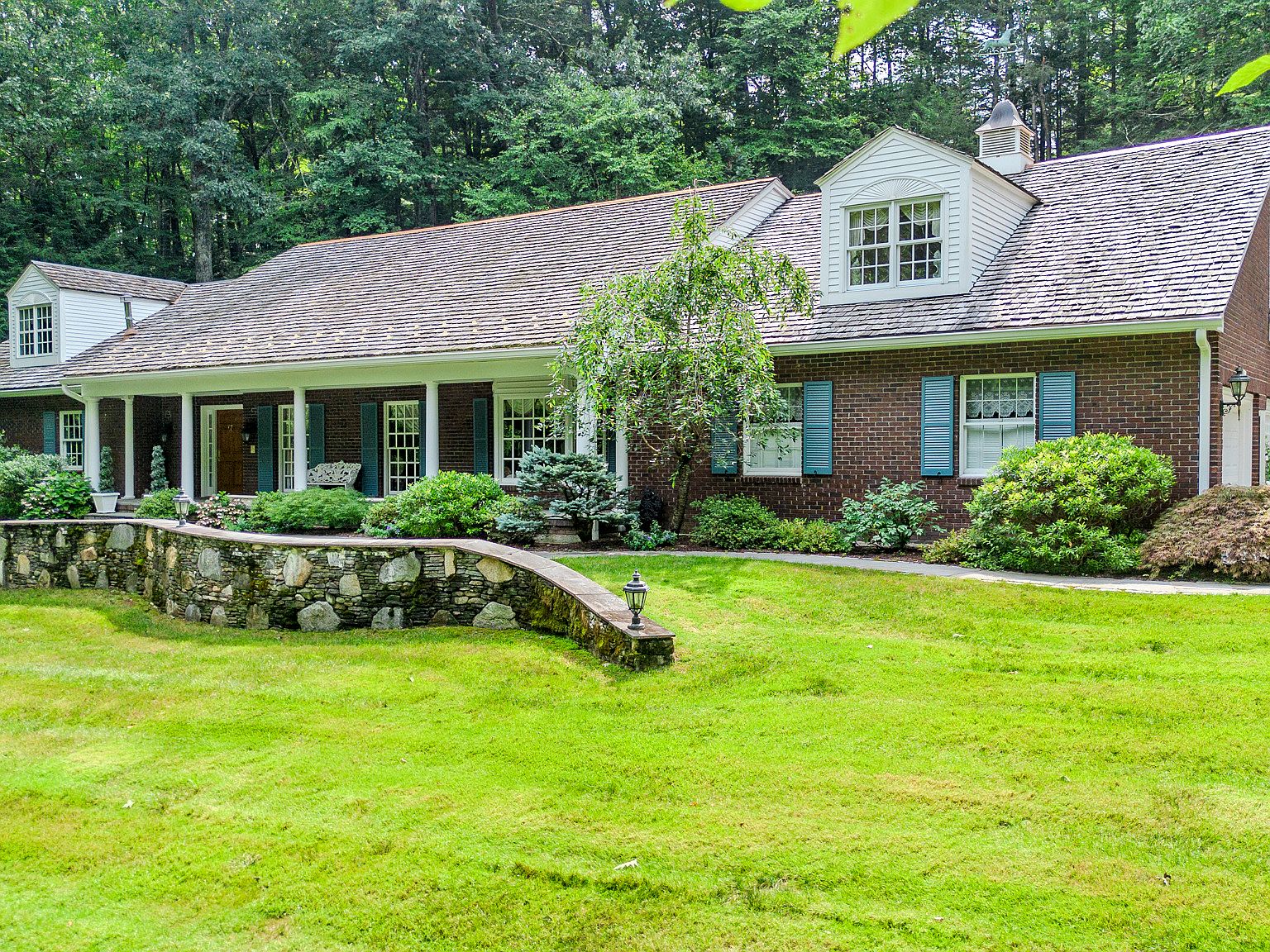 208 Reverknolls, Avon, CT 06001 MLS 24034523 Zillow