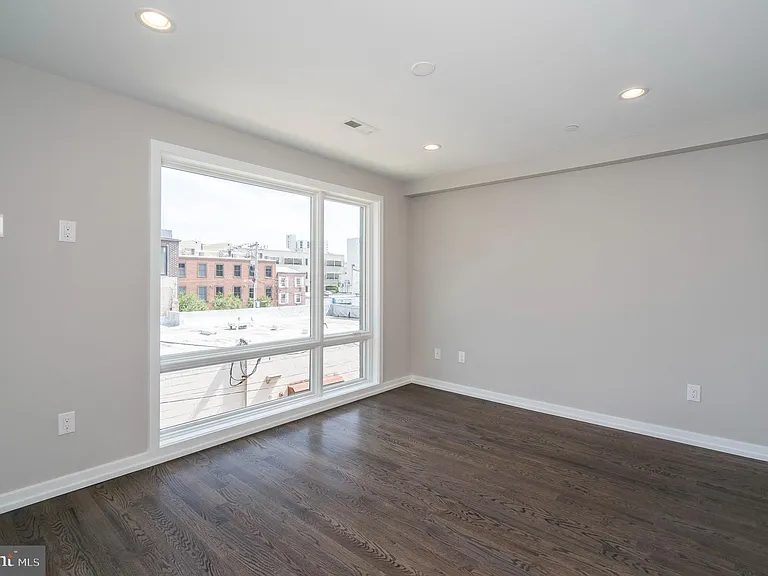 1432 Clymer St #3 — Photo 10