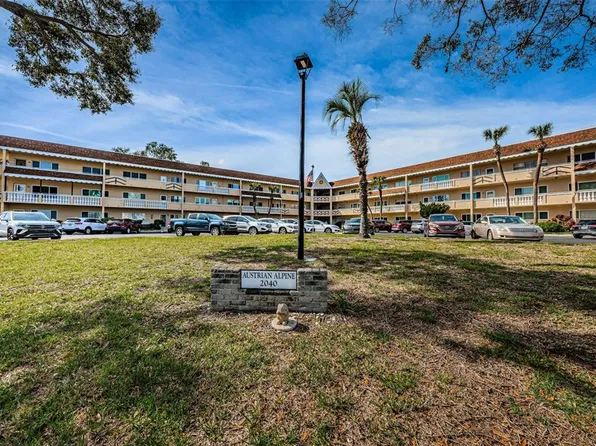 2040 World Parkway Blvd APT 28, Clearwater, FL 33763
