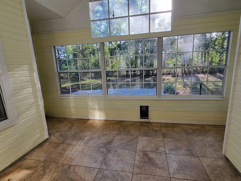 2403 Spring Valley Cir — Photo 11