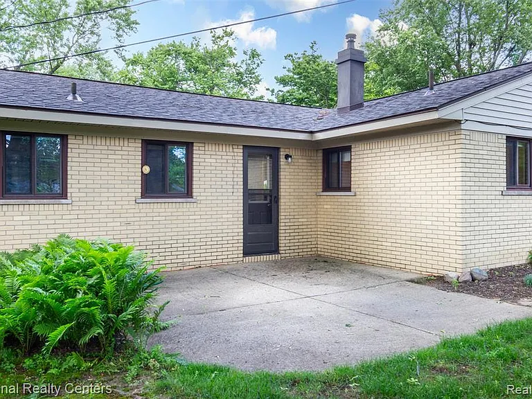 2475 Lafay Dr — Photo 30