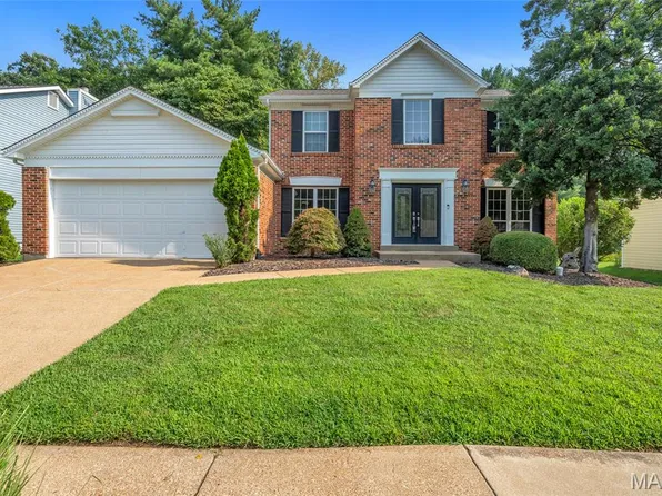 16641 Green Pines Dr, Ballwin, MO 63011