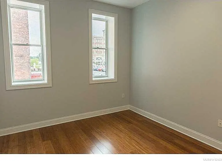 220 Franklin St #1 — Photo 6