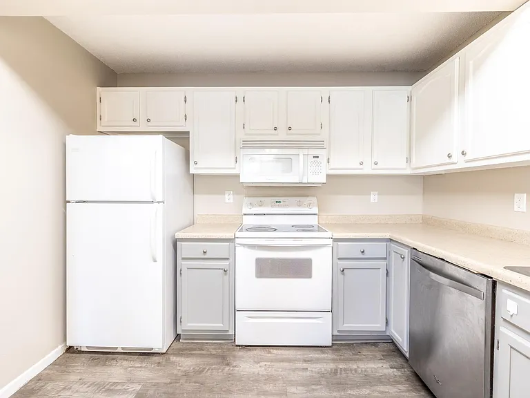 2359 Springside Dr E — Photo 13