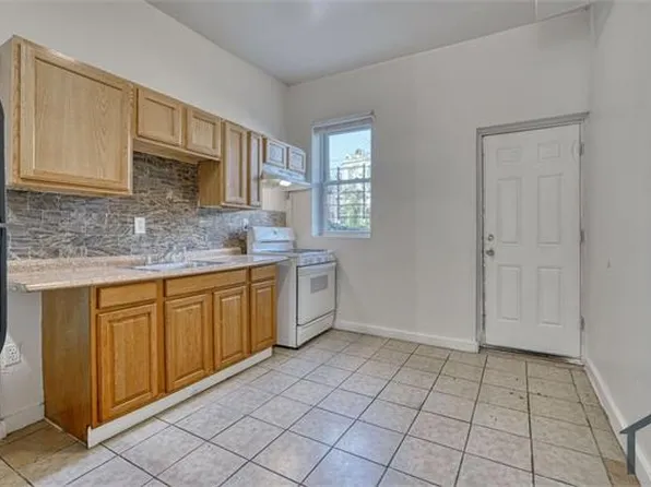 1724 N Monroe St, Baltimore, MD 21217