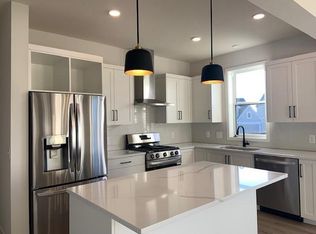 10065 Corral Ct, Chaska, MN 55318