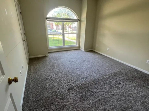 21 N Cedar Lake Dr W APT 102, Columbia, MO 65203
