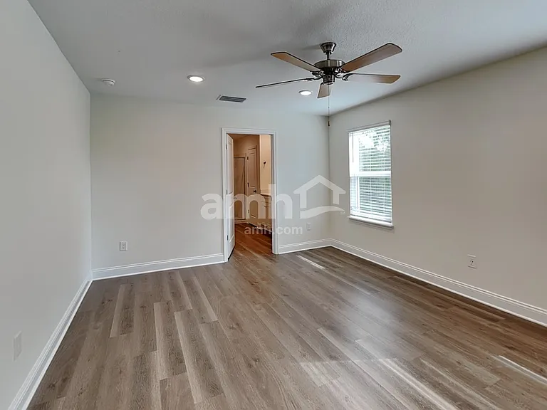 5696 Oesterle Rd — Photo 10
