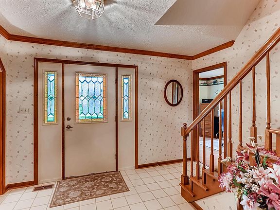 3rd image of 12175 Appleridge Ct