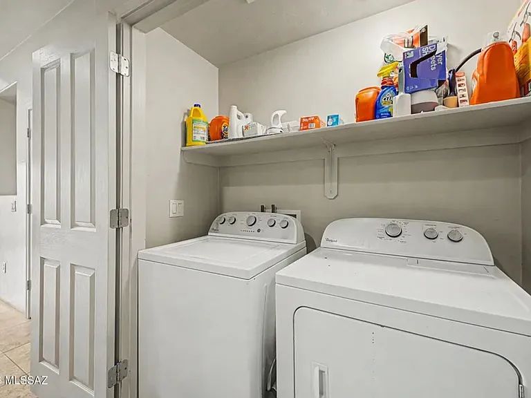 4112 N Thurston Ln #100 — Photo 22