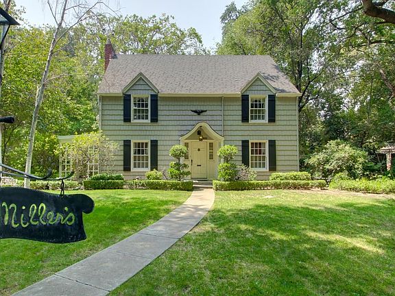 3rd image of 60 College Park