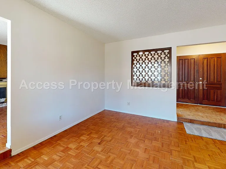 1441 Montclair Dr — Photo 17