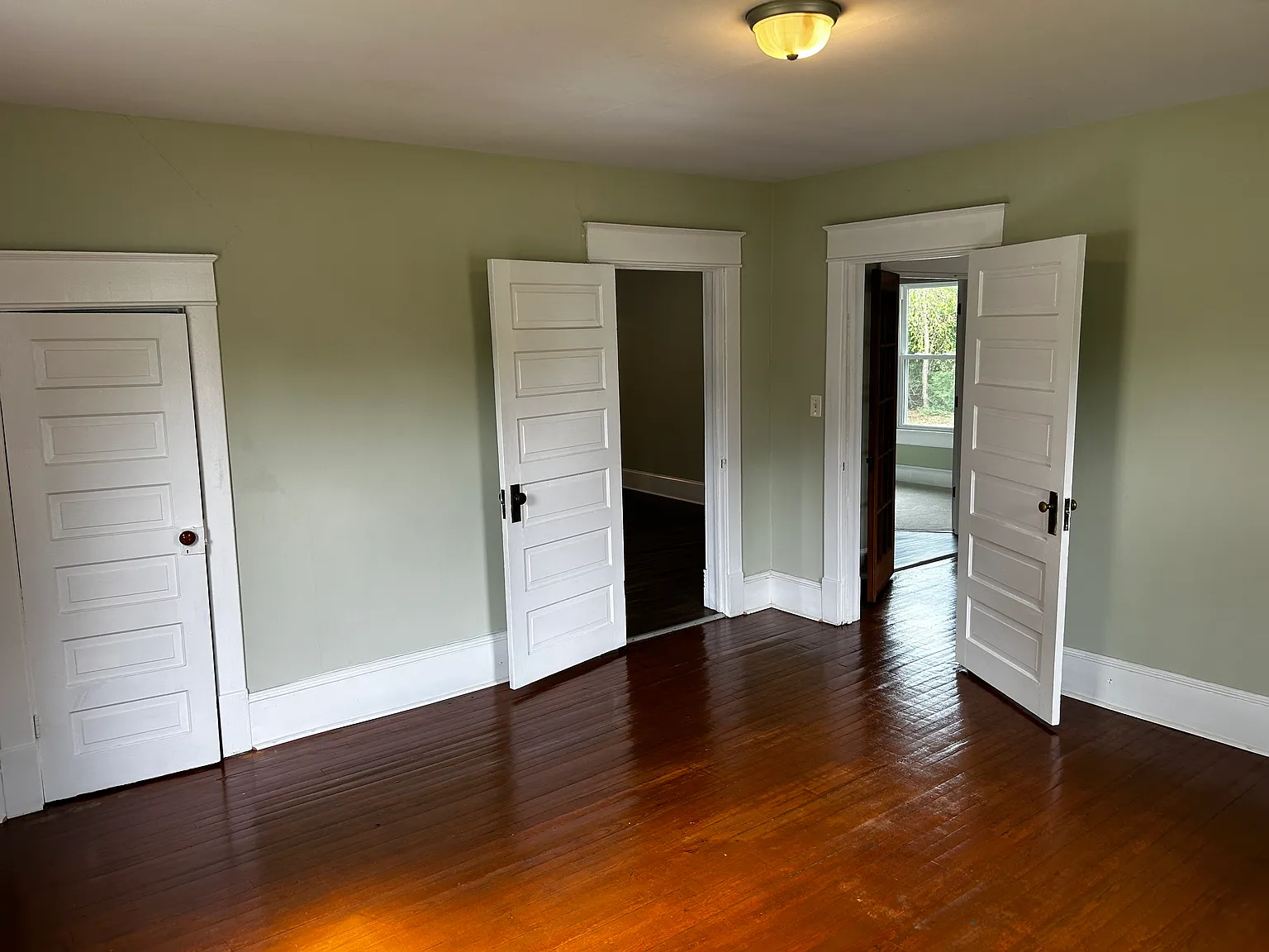3 bed, 1336 sqft, $1,000 — Photo 2