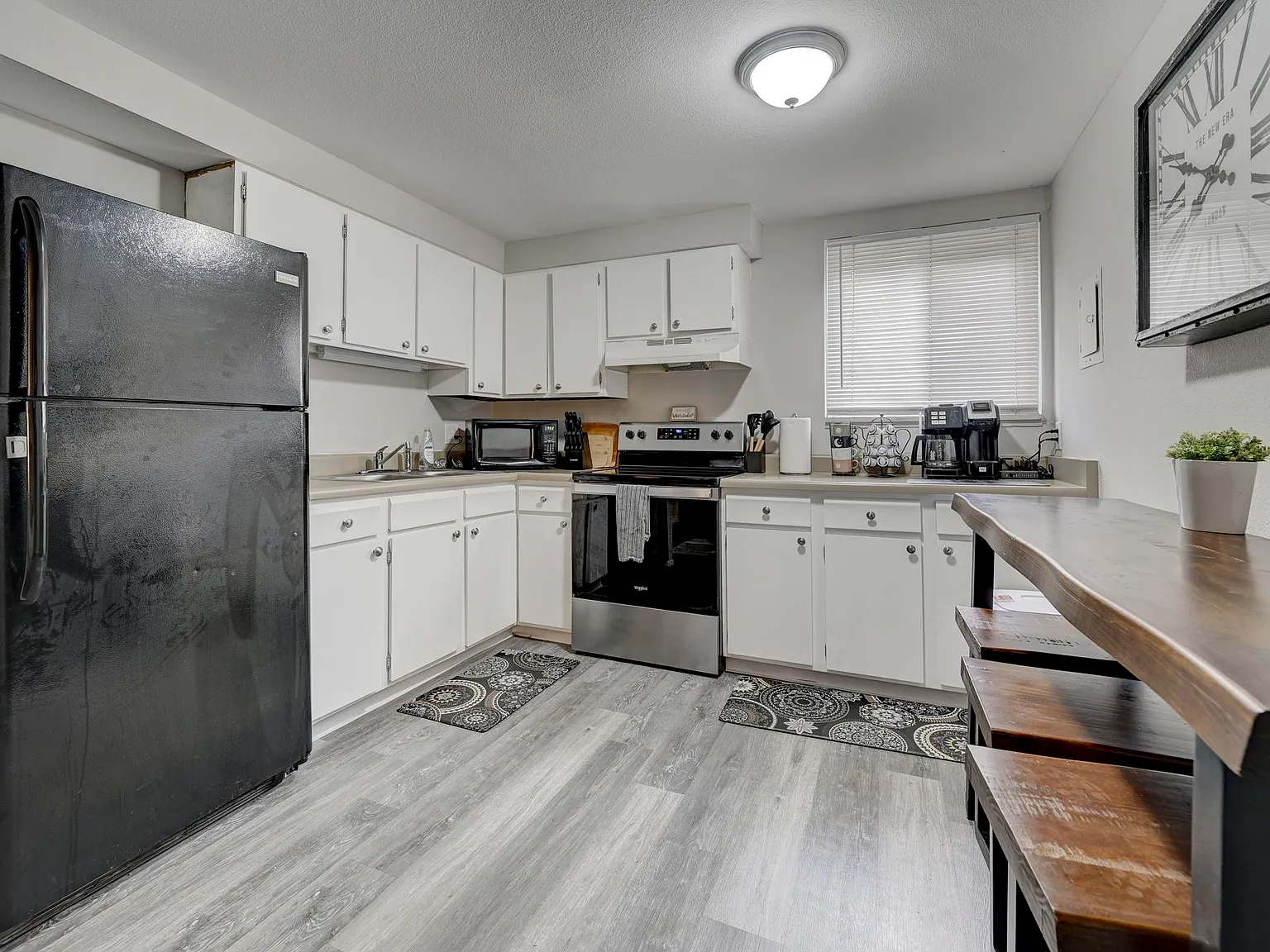 2 bed, $2,500 — Photo 4