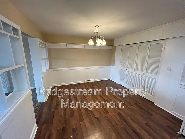 7541 Mintwood Ave — Photo 11