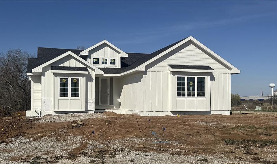 1st image of 20804 Emerald St