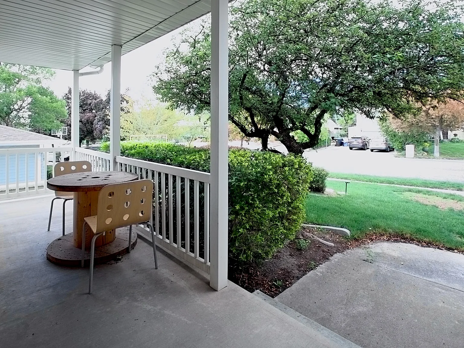 5 bed, 3.5 bath, 3240 sqft, $4,500 — Photo 2