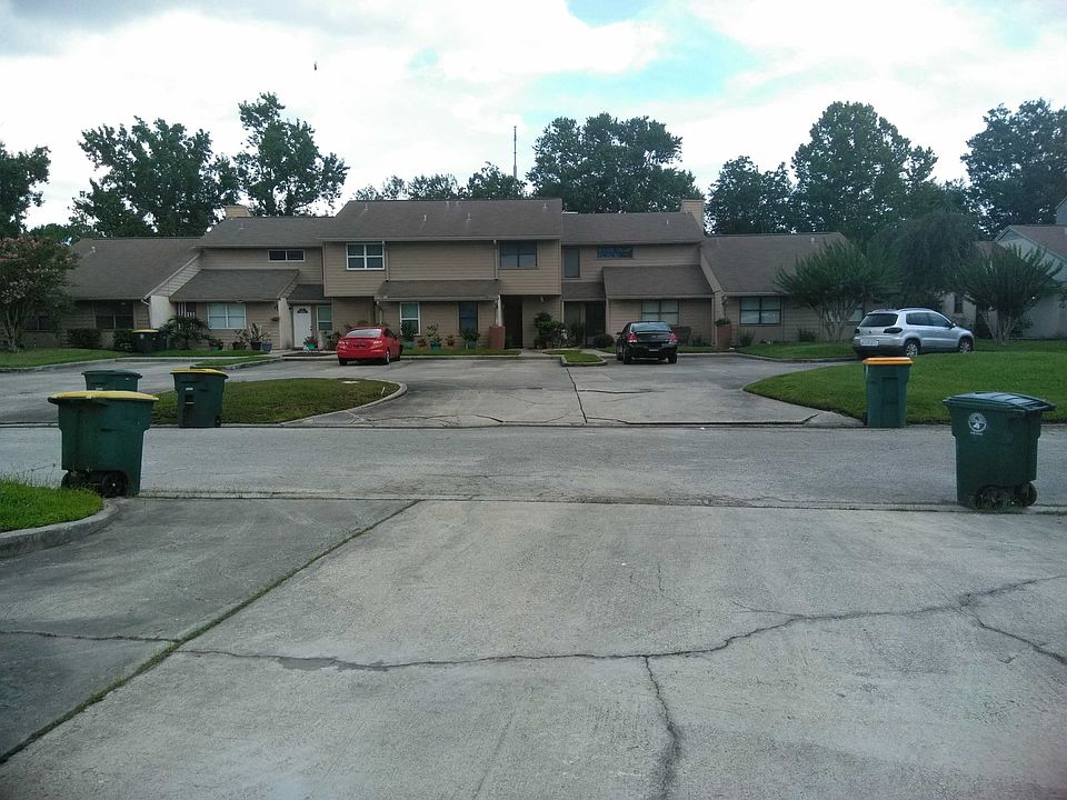 1st image of 8133 Village Gate Ct