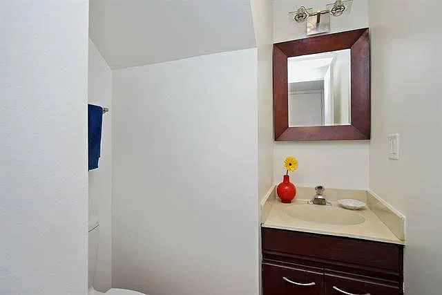 2 bed, 1.5 bath, 1100 sqft, $2,150 — Photo 4
